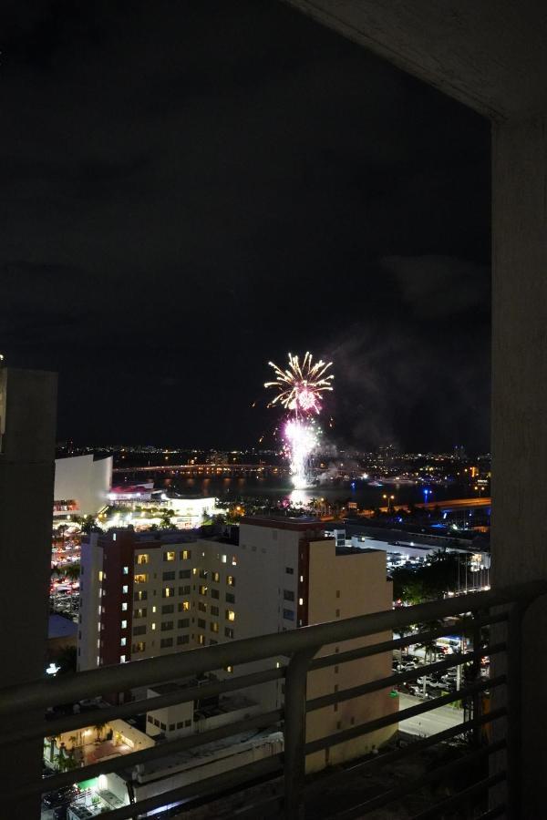 1Br Loft In Downtown With Bay View And Workspace Miami Luaran gambar
